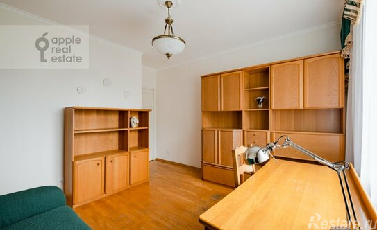 Аренда 4-комн квартиры на вторичном рынке улица Генерала Ермолова,  д. 10/6