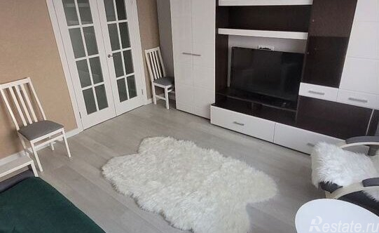 Аренда 2-комн квартиры на вторичном рынке ул Молостовых,  д. 5