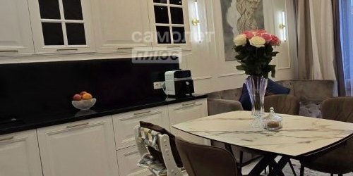 3-комн квартира улица Паршина, 10