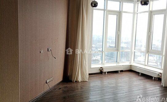 Продажа 4-комн квартиры на вторичном рынке Минская улица