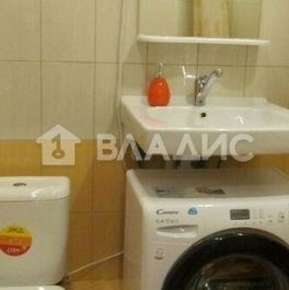Продажа 1-комн квартиры на вторичном рынке Мурино, Петровский б-р,  д. 7