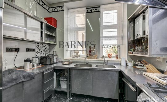 Продажа 5-комн квартиры на вторичном рынке улица Пречистенка,  д. 27