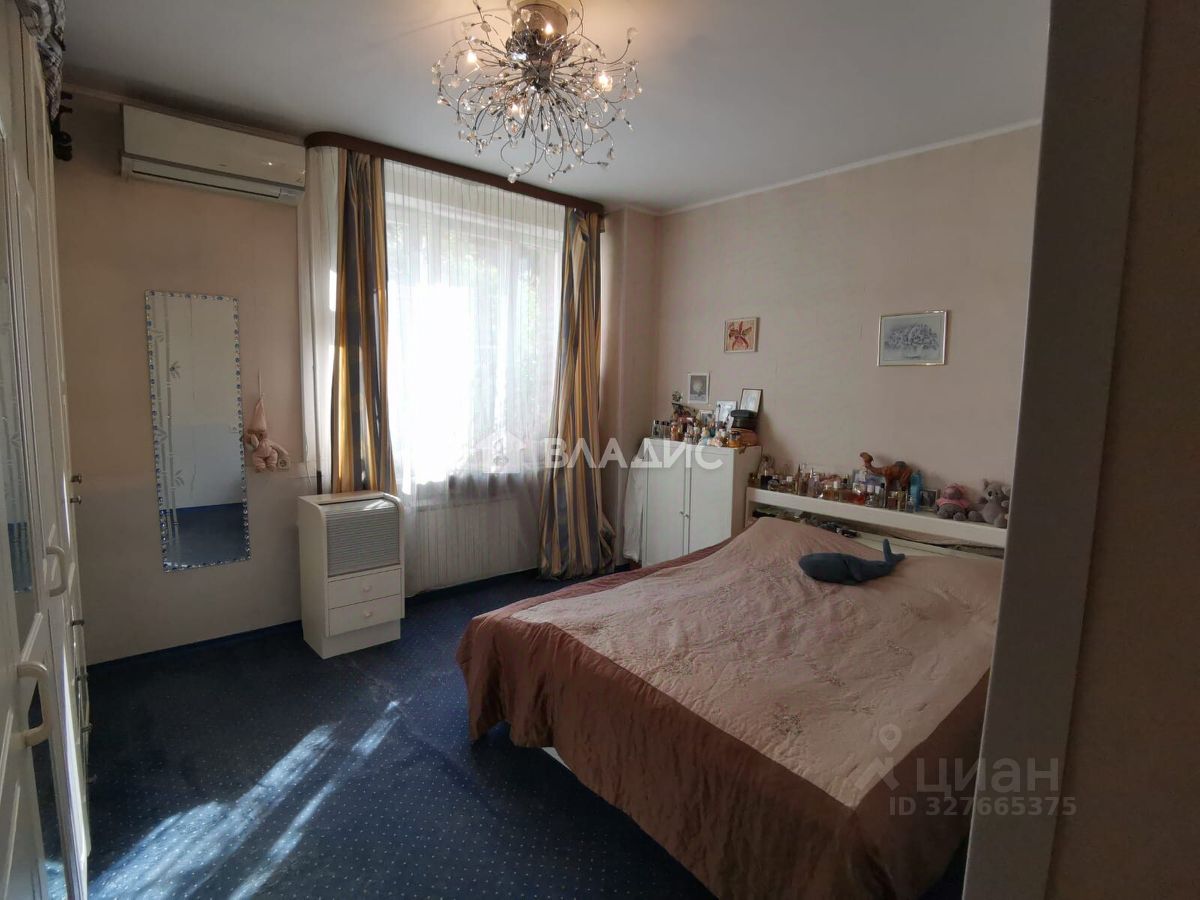 Продажа 4-комн квартиры на вторичном рынке Красногорск, Лесная улица, 13