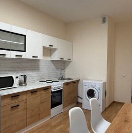 Продажа 2-комн квартиры на вторичном рынке улица Маршала Казакова,  д. 70 к1 с1