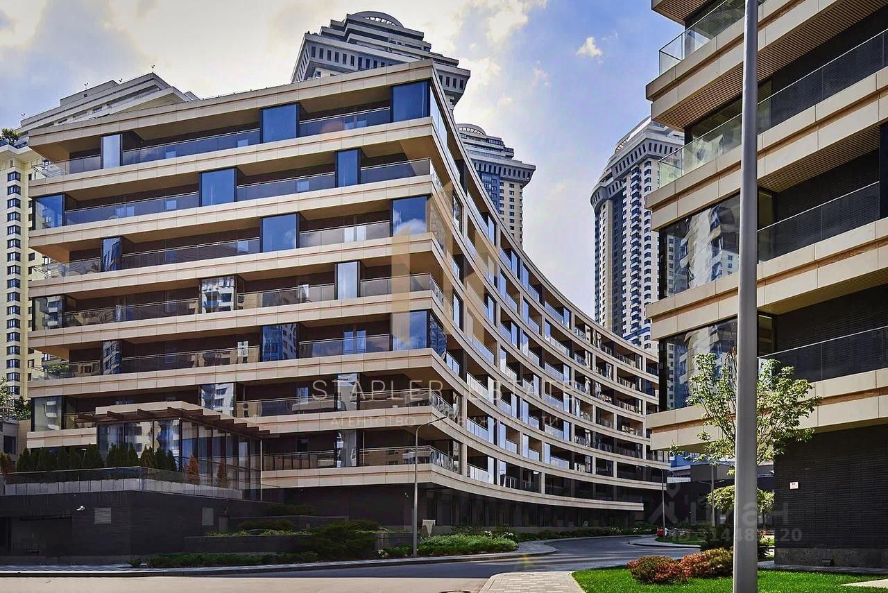 Продажа 4-комн квартиры на вторичном рынке Минская улица, 2Вк6