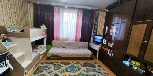 2-комн квартира улица Декабристов,  д. 1