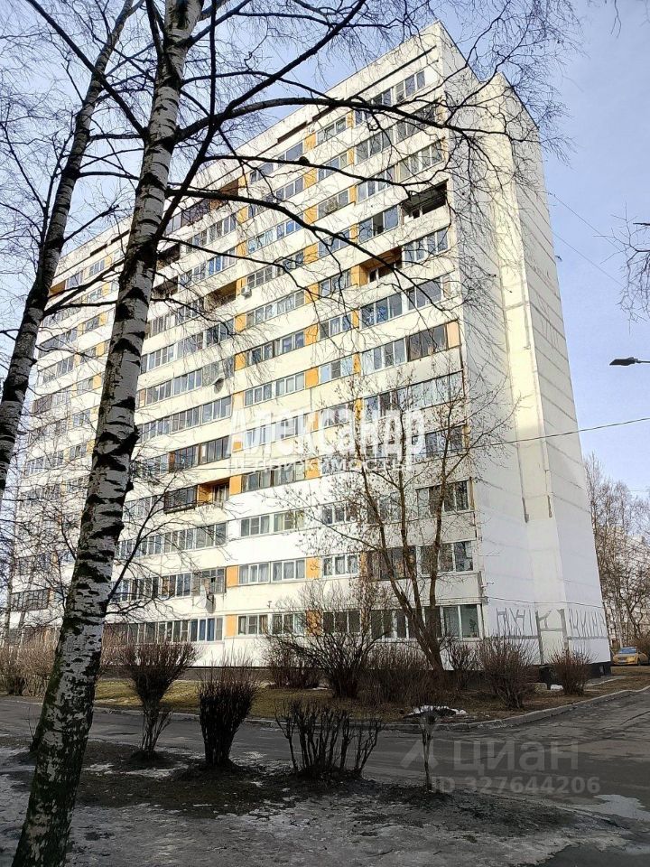 Продажа 3-комн квартиры на вторичном рынке улица Добровольцев, 58