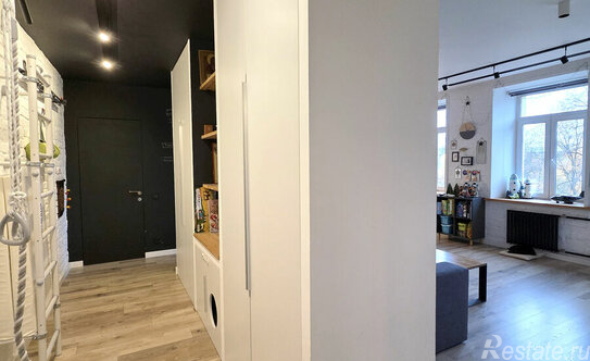 Продажа 2-комн квартиры на вторичном рынке Карташихина улица,  д. 13