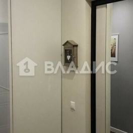 Продажа 2-комн квартиры на вторичном рынке улица Грина,  д. 1 к4