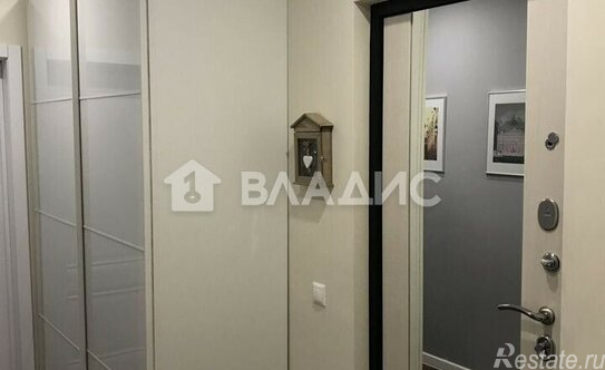 Продажа 2-комн квартиры на вторичном рынке улица Грина,  д. 1 к4