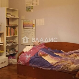 Продажа 3-комн квартиры на вторичном рынке Живописная улица,  д. 2