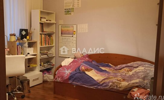 Продажа 3-комн квартиры на вторичном рынке Живописная улица,  д. 2