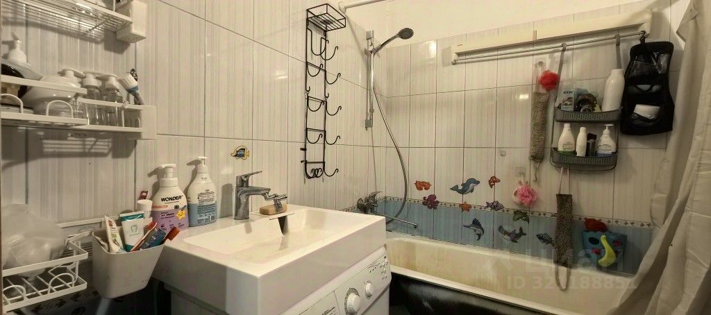 Продажа 3-комн квартиры на вторичном рынке пос. Стрельна, Санкт-Петербургское шоссе, 13