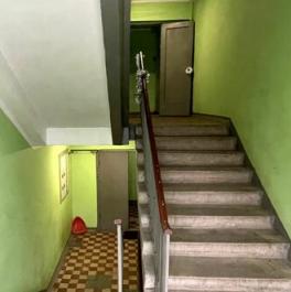 Продажа 1-комн квартиры на вторичном рынке Химки, ул Ленинградская,  д. 18а