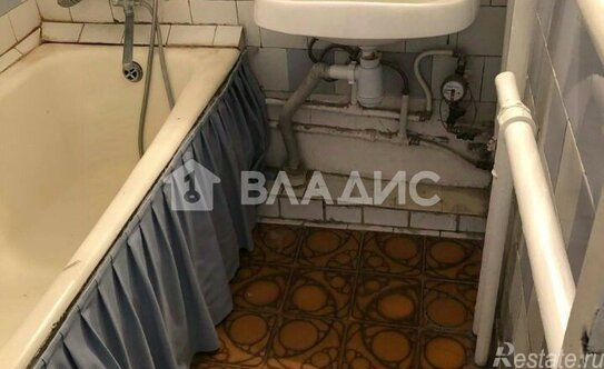 Продажа 2-комн квартиры на вторичном рынке Нахимовский пр-кт,  д. 11 к1