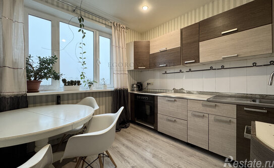 Продажа 3-комн квартиры на вторичном рынке Южнобутовская улица,  д. 68