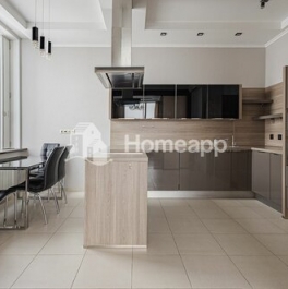 Продажа 3-комн квартиры на вторичном рынке ул Мосфильмовская,  д. 8,  к. 1