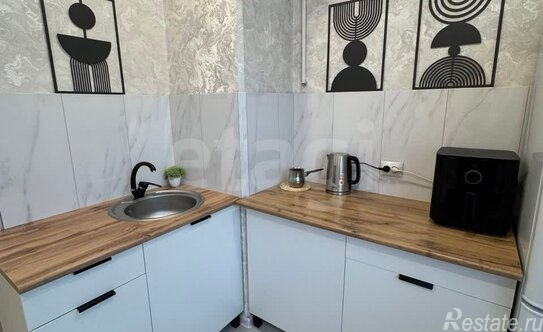 Продажа 1-комн квартиры на вторичном рынке Будапештская ул,  д. 98,  к. 1