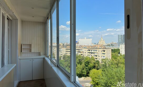 Продажа 4-комн квартиры на вторичном рынке Украинский бульвар,  д. 7