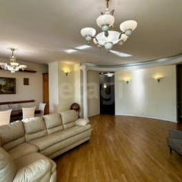 Продажа 4-комн квартиры на вторичном рынке пр-кт Маршала Жукова,  д. 30