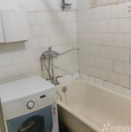 Продажа 2-комн квартиры на вторичном рынке Металлистов пр-кт,  д. 8