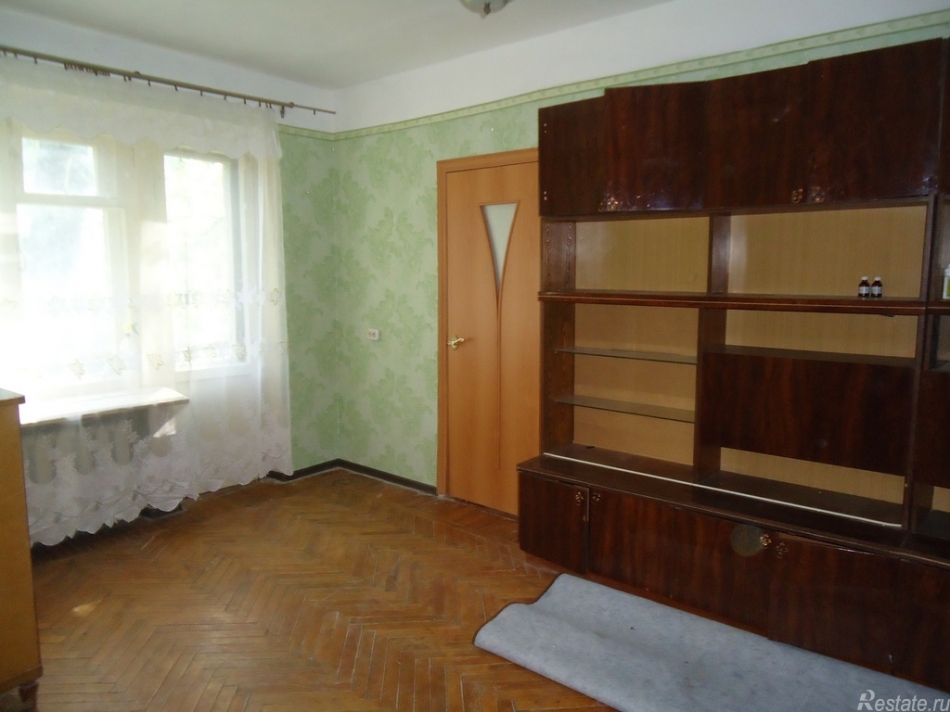 Продажа 2-комн квартиры на вторичном рынке Сланцы г, Жуковского ул ,  д. 7
