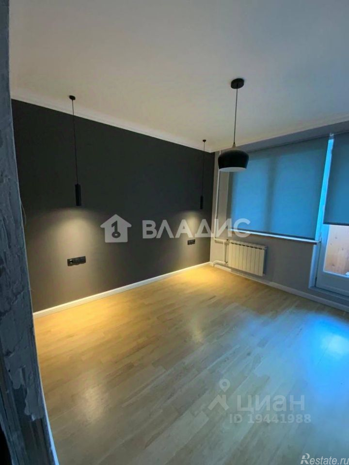 Продажа 3-комн квартиры на вторичном рынке ул Богданова,  д. 52,  к. 2