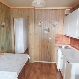 Продажа 2-комн квартиры на вторичном рынке улица Лётчика Пилютова,  д. 13