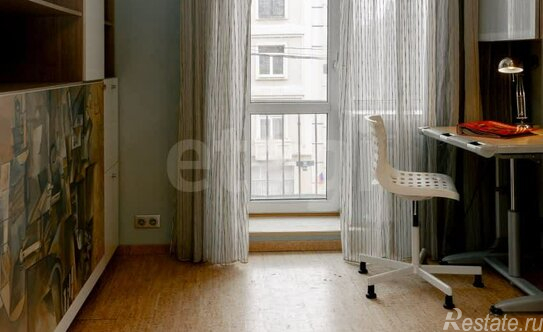 Продажа 4-комн квартиры на вторичном рынке Кима пр-кт,  д. 13