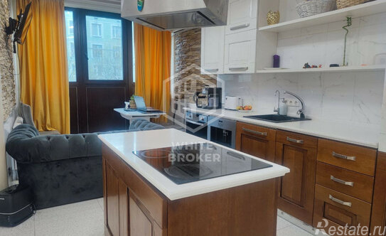 Продажа 2-комн квартиры на вторичном рынке Холмогорская улица,  д. 2 к3