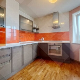 Продажа 3-комн квартиры на вторичном рынке Старопетровский проезд,  д. 10Б