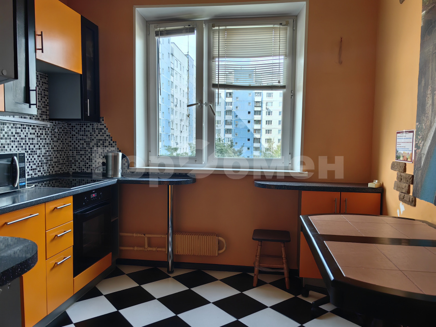 Продажа 3-комн квартиры на вторичном рынке Королёв, проспект Космонавтов, 26