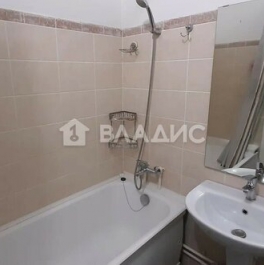 Продажа 1-комн квартиры на вторичном рынке Зенино, улица Барыкина,  д. 10/2