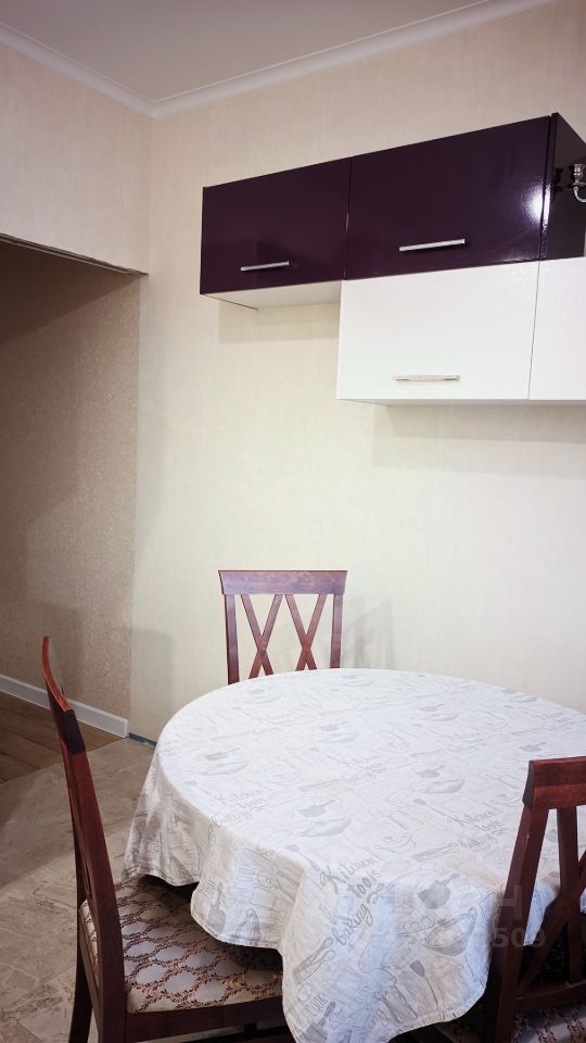 Продажа 3-комн квартиры на вторичном рынке Южный мкр, улица Курыжова, 21