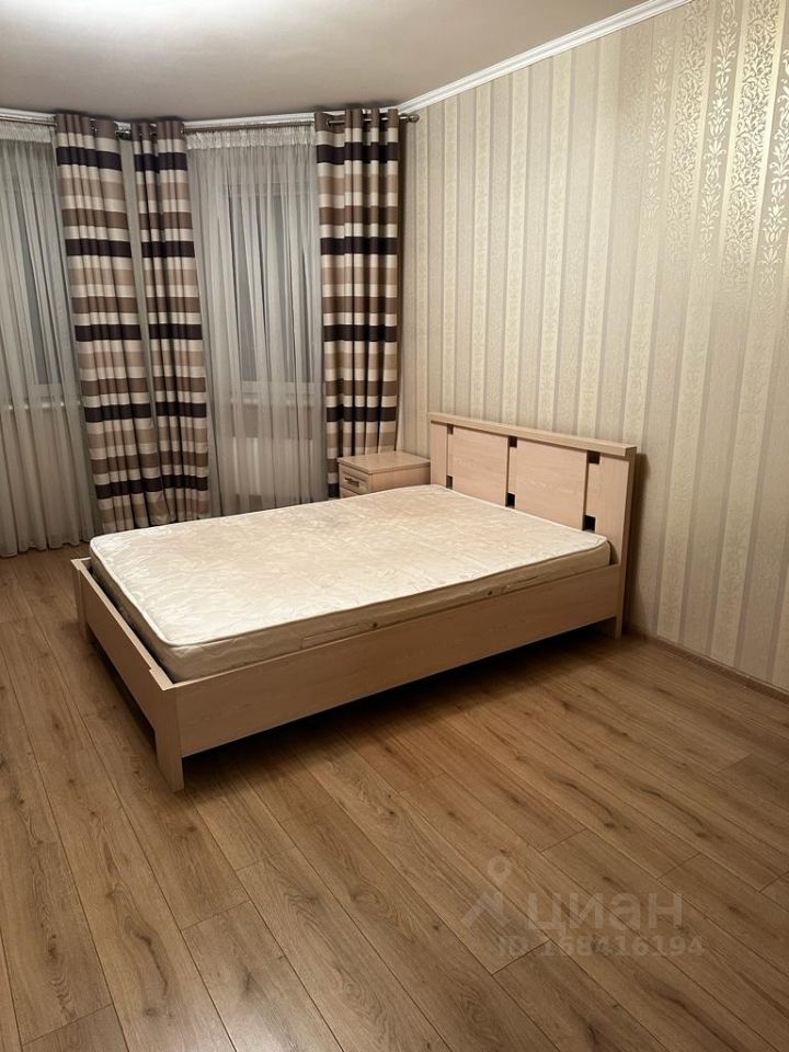 Аренда 1-комн квартиры на вторичном рынке Симферопольский бульвар, 24к4