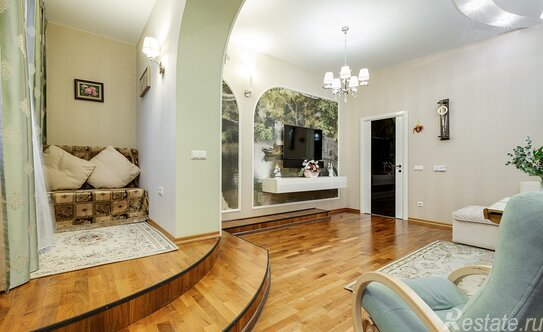 Продажа 2-комн квартиры на вторичном рынке площадь Конституции,  д. 1 к2