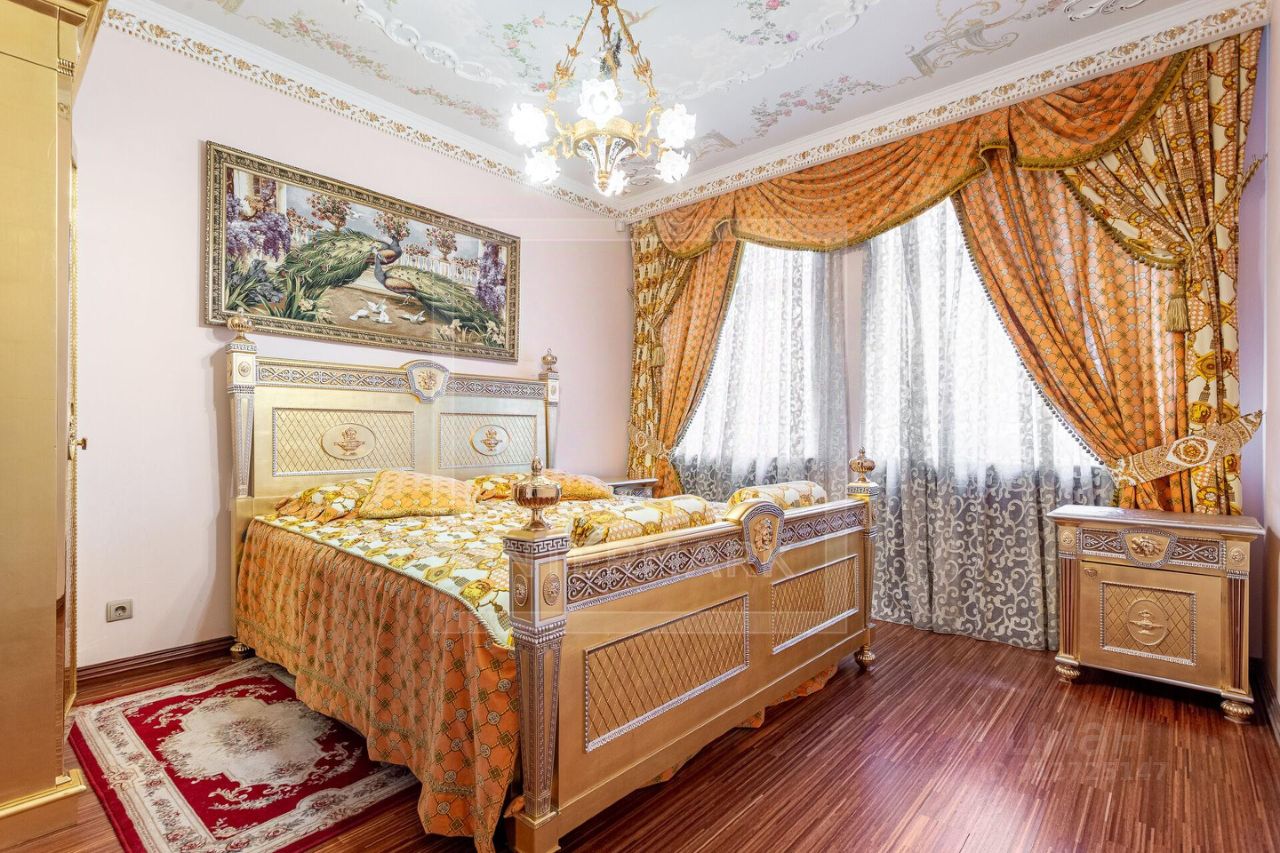Продажа 6-комн квартиры на вторичном рынке Авиационная улица, 79