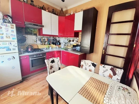 Продажа 3-комн квартиры на вторичном рынке Никоновский пер.,  д. 19/22