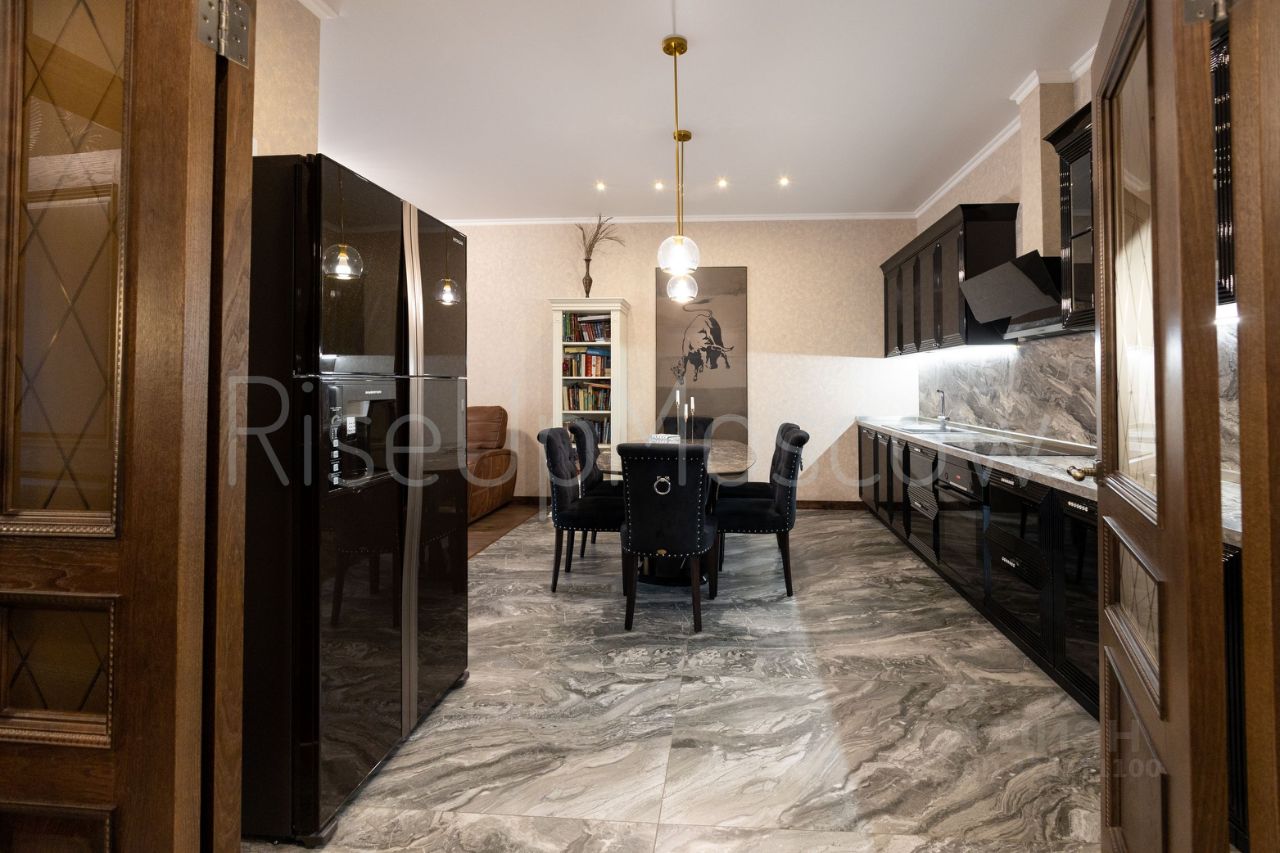 Продажа 4-комн квартиры на вторичном рынке улица Василисы Кожиной, 13