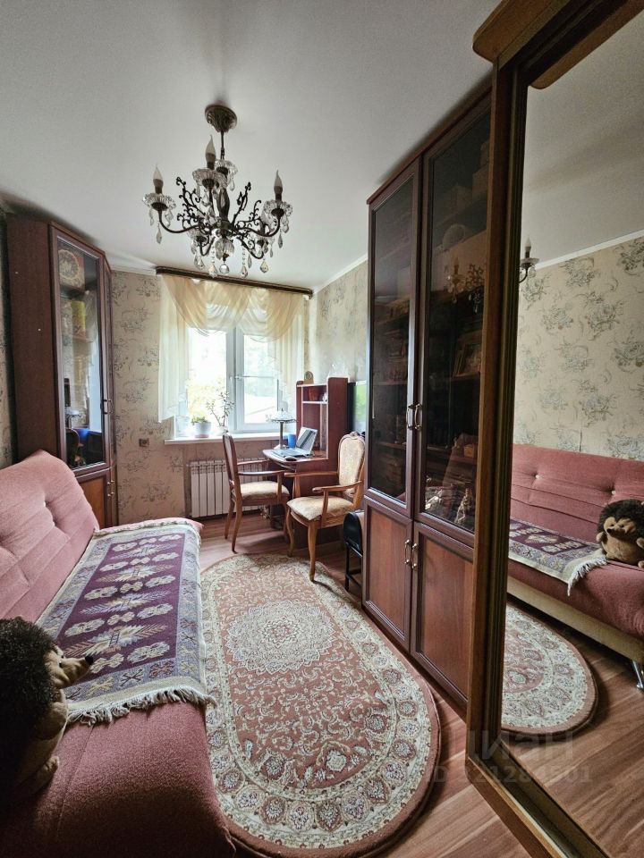 Продажа 3-комн квартиры на вторичном рынке Лопатинский мкр, улица Комсомольская,  д. 10