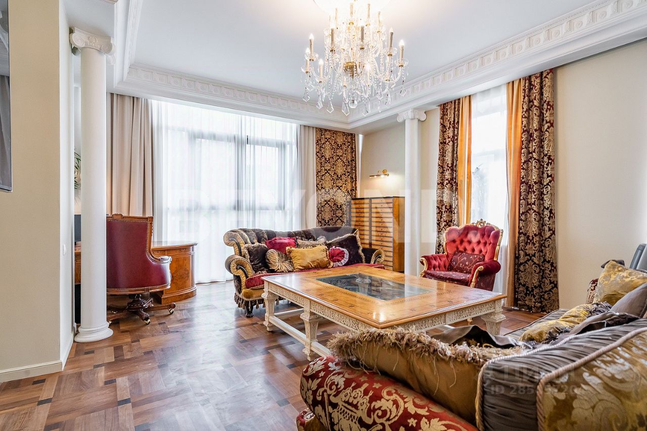 Продажа 6-комн квартиры на вторичном рынке Морской проспект, 24