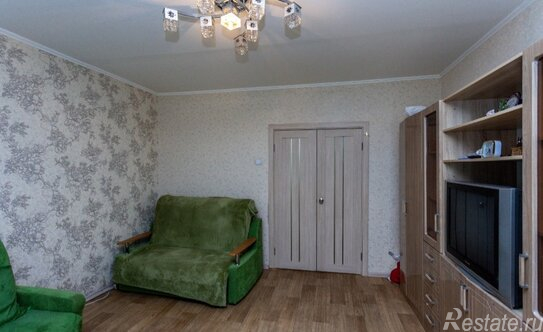 Продажа 2-комн квартиры на вторичном рынке Ангарская улица