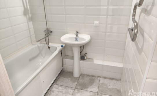 Продажа 1-комн квартиры на вторичном рынке Шереметьевская ул,  д. 13 к1