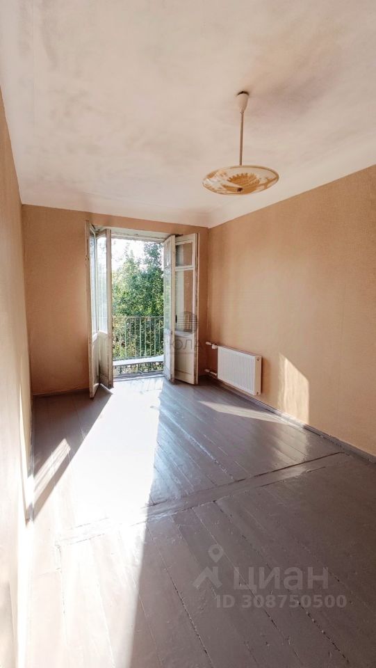 Продажа 2-комн квартиры на вторичном рынке пос. Парголово, улица Ленина, 38