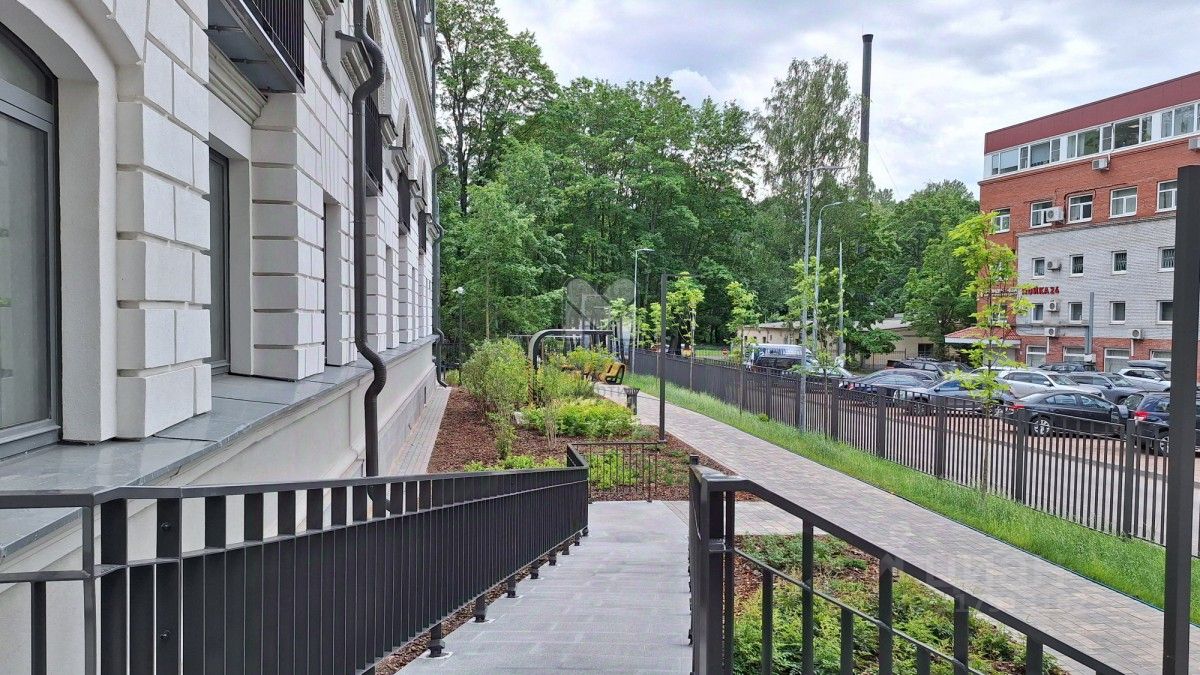 Продажа 2-комн квартиры на вторичном рынке Зеленогорская улица, 3