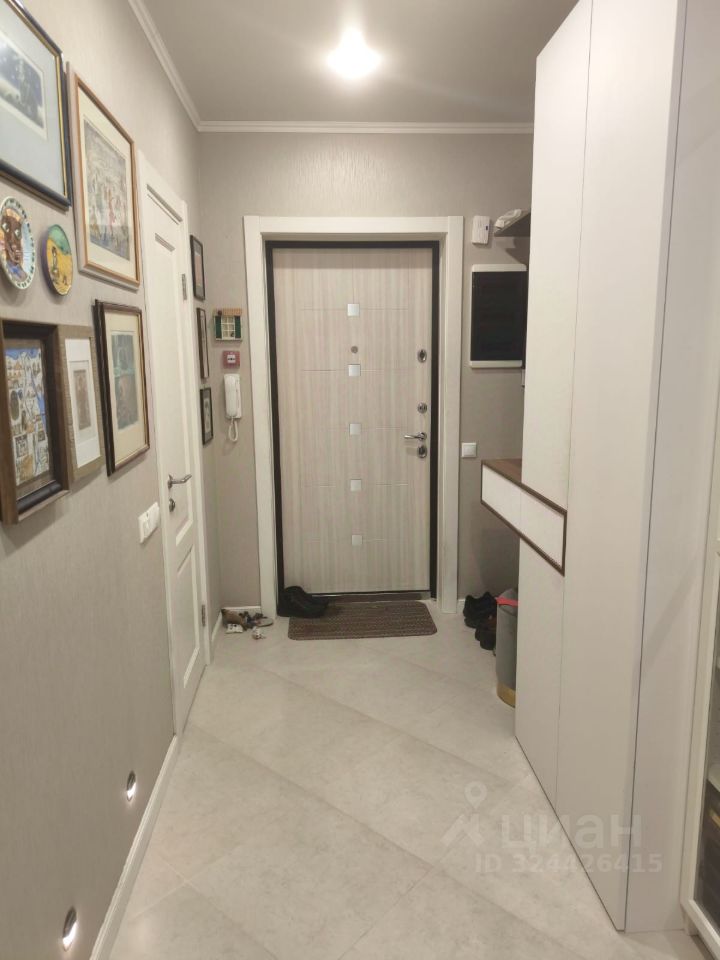 Продажа 3-комн квартиры на вторичном рынке Рябиновая улица, 3к4