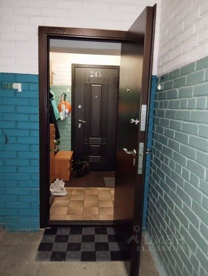 Продажа 3-комн квартиры на вторичном рынке Сосновый Бор, проспект Героев, 29