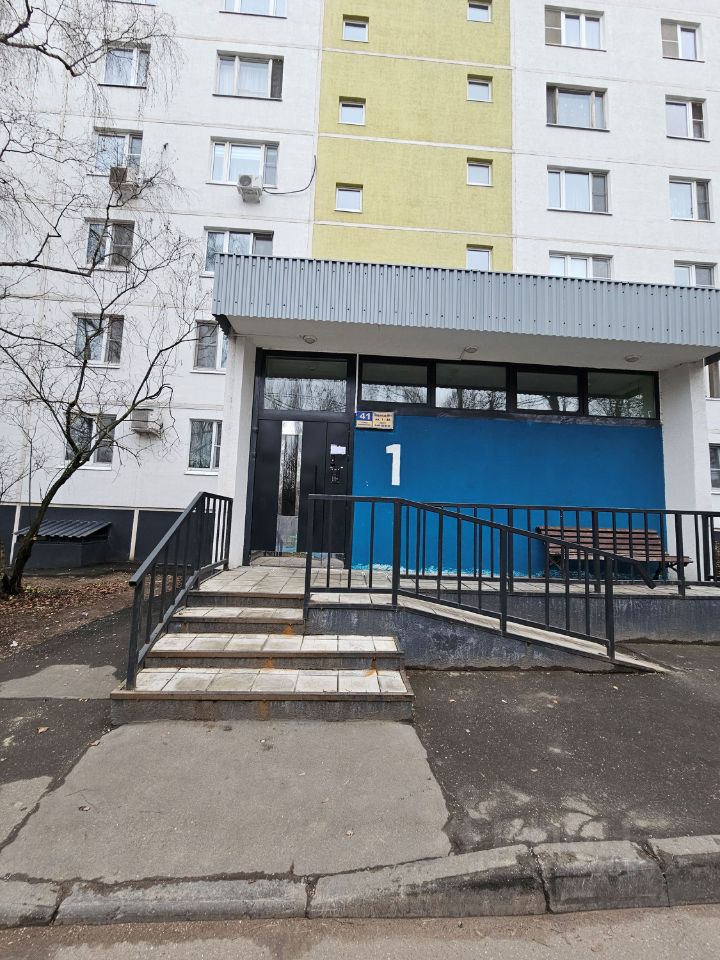 Продажа 3-комн квартиры на вторичном рынке улица Корнейчука, 41