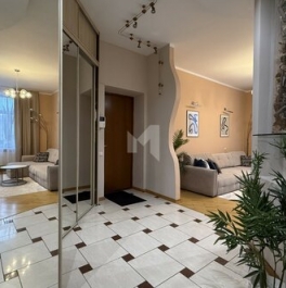 Продажа 3-комн квартиры на вторичном рынке Серпов переулок,  д. 3-5