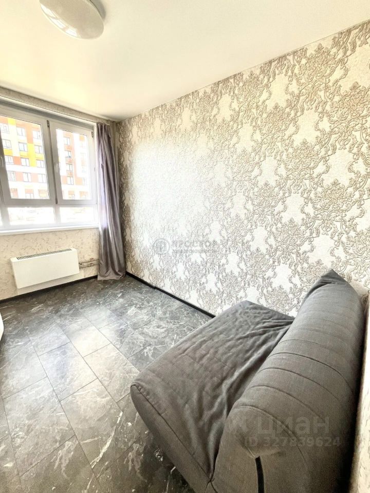 Продажа 2-комн квартиры на вторичном рынке Новоивановское пгт, бульвар Эйнштейна, 2